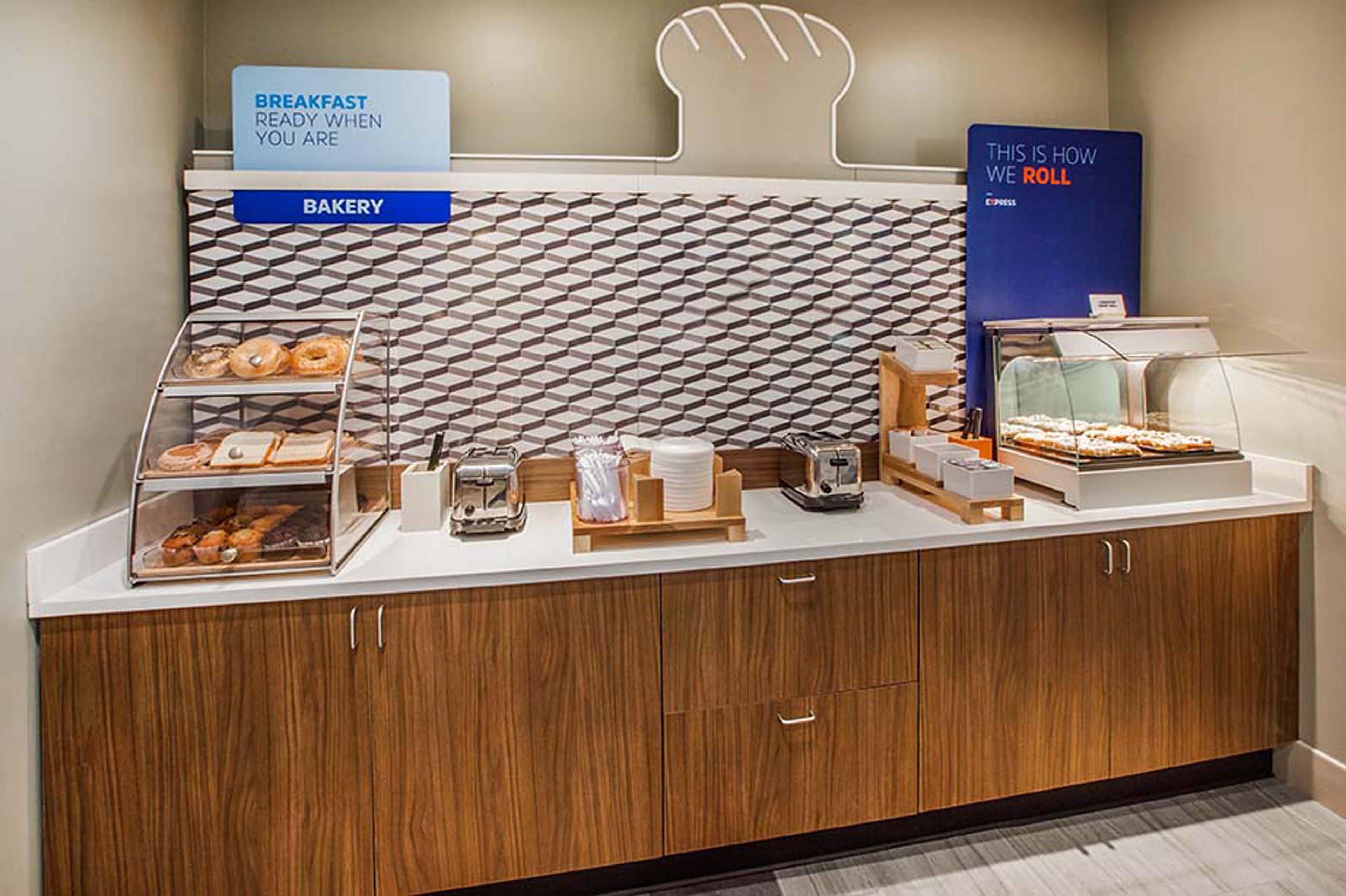 Holiday Inn Express & Suites - Lexington W - Versailles By Ihg Bagian luar foto